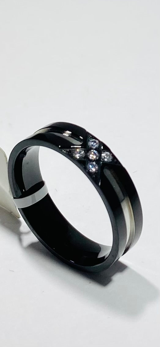 Madison Collections Black Stainless Steel Ring with Silver Accent & 5 White Crystal Stones (Size 10)