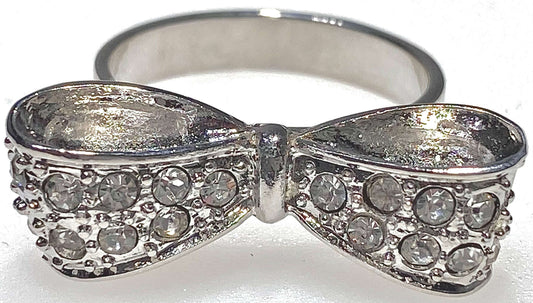 PLAYBOY TIE CRYSTAL RING SIZE ONLY 7OR 8 - COLO