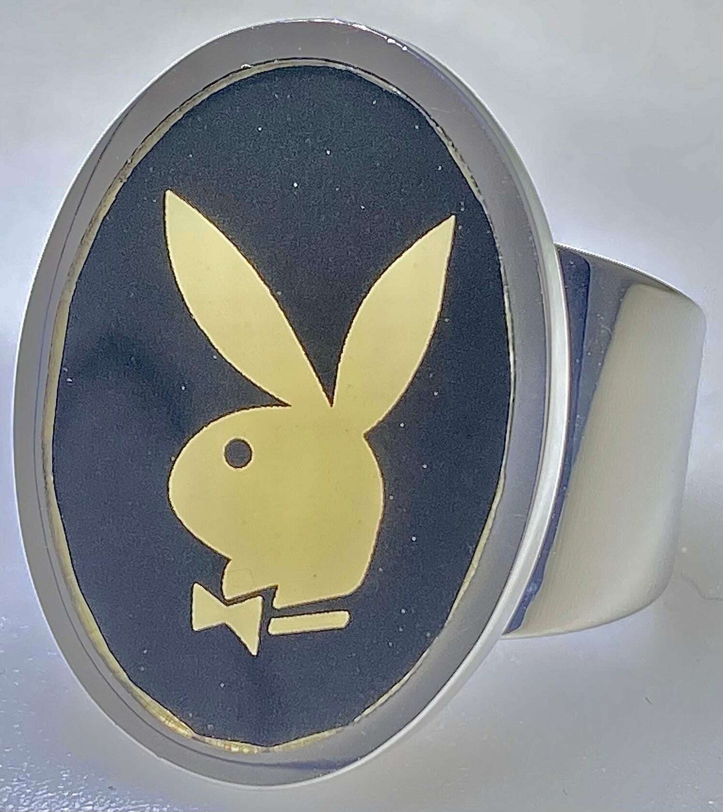 PLAYBOY BUNNY ENAMEL RING SIZE 11 - COLO