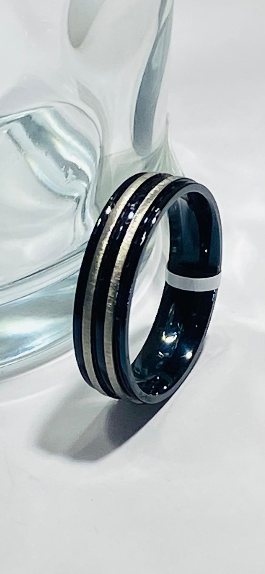 Madison Collections Men's Stainless Steel Black Band with Satin Finish Silver Lines (Size 11)