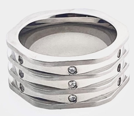 FASHION RING WITH 3 STUDS