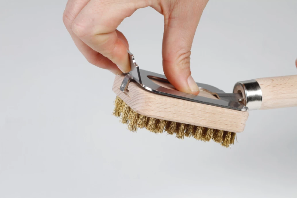 Wooden Grill Brush with Replaceable Head