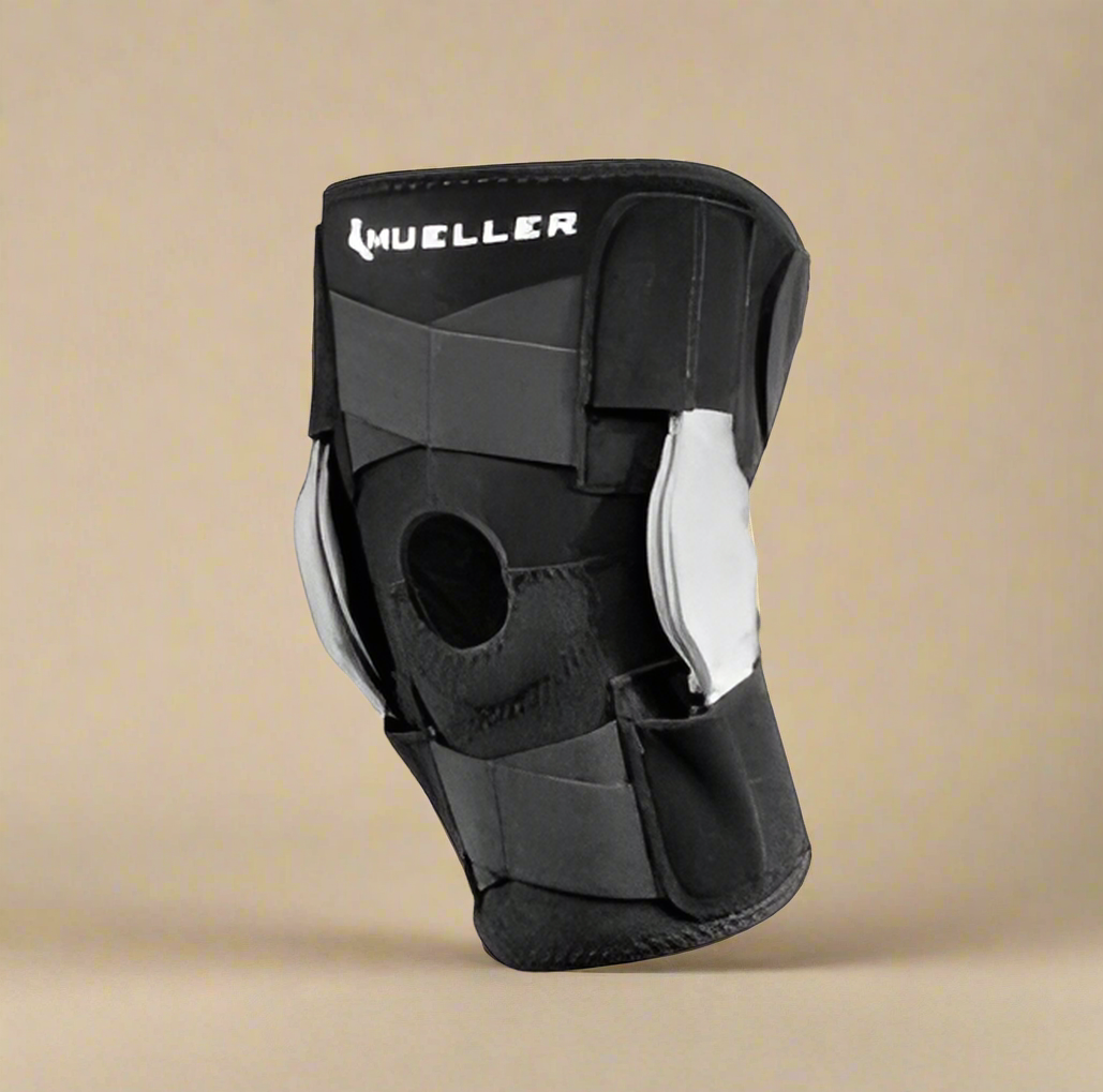 Mueller Self-Adjusting® Hinged Knee Brace – Advanced Support & Protection
