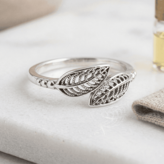Sterling Silver LEAVES ANTIQUE FINISH Toe /Midi Ring