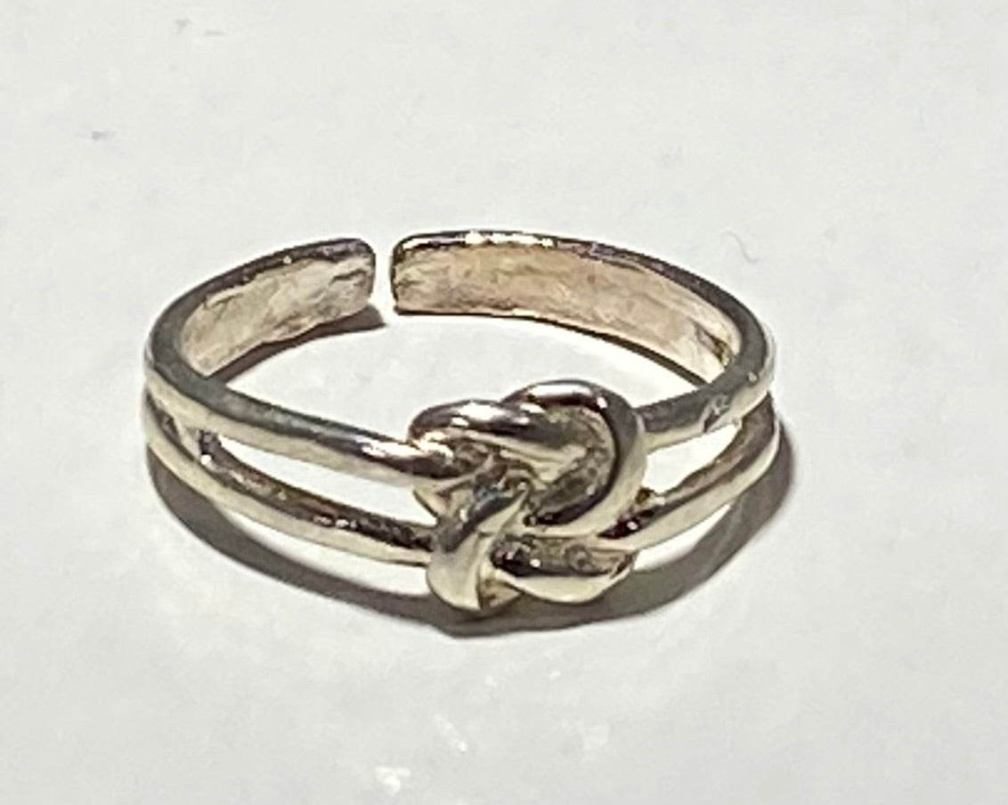 STERLING SILVER LOVE KNOT Toe/Midi Ring