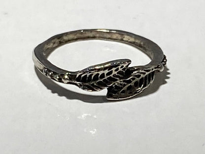 Sterling Silver LEAVES ANTIQUE FINISH Toe /Midi Ring