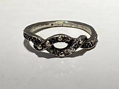 STAINLESS STEEL BLACK ANTIQUE WAVE RING