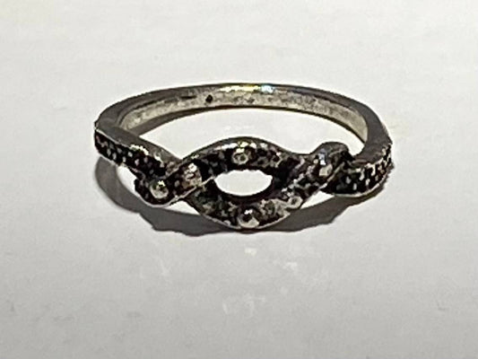 STAINLESS STEEL BLACK ANTIQUE WAVE RING