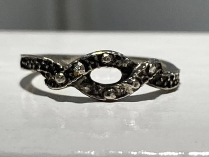 STAINLESS STEEL BLACK ANTIQUE WAVE RING