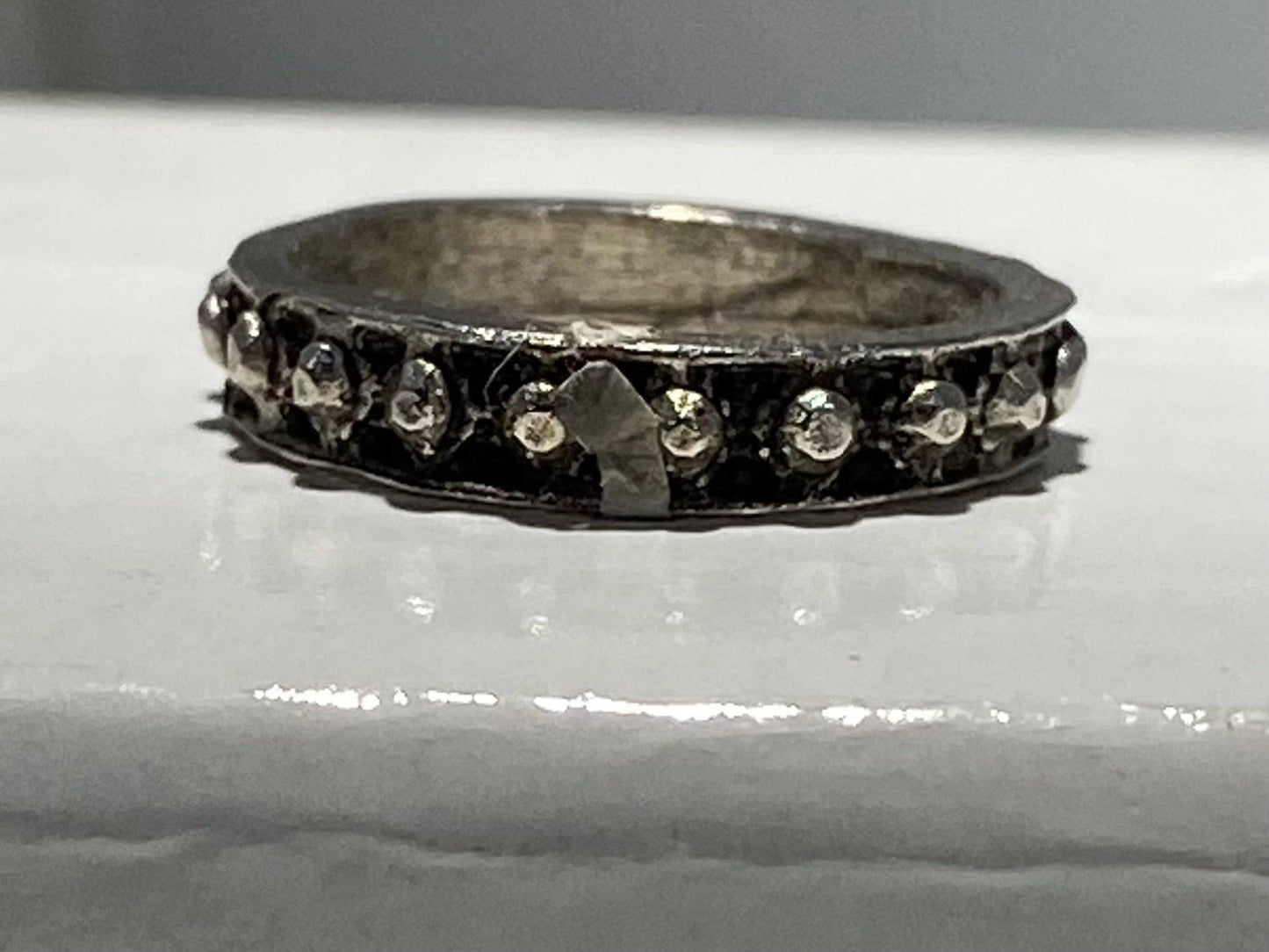 STAINLESS STEEL ANTIQUE BEADED BAND RING