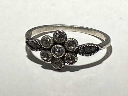 STAINLESS STEEL ANTIQUE 7 ROUND CRYSTAL FLOWER RING