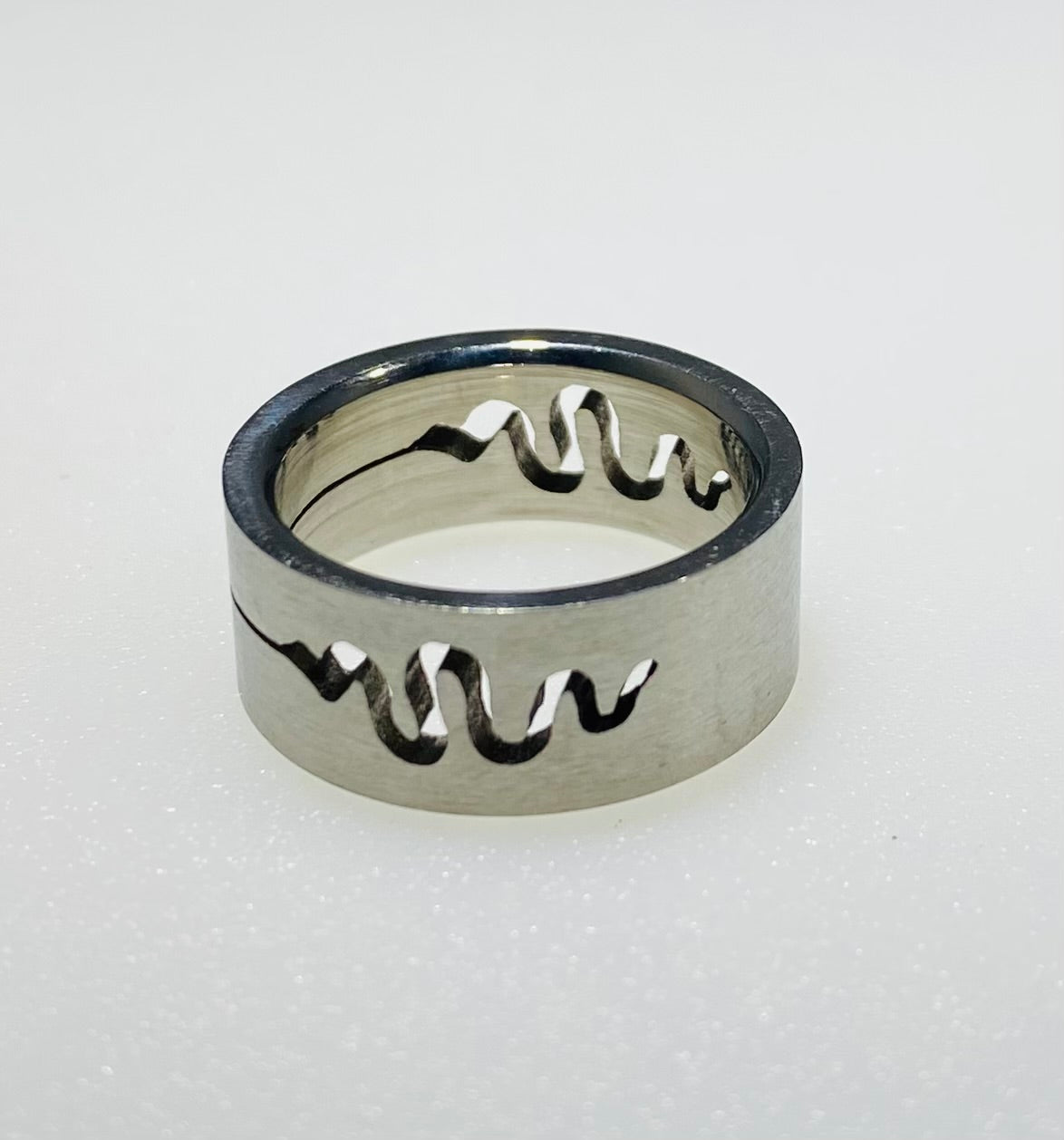 Stainless Steel Cutout Snake / Wave Motion Spinner Ring
