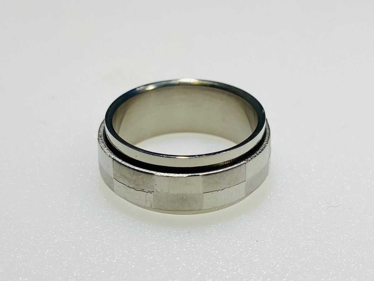 Stainless Steel Etched Checkerboard Motion Spinner Ring