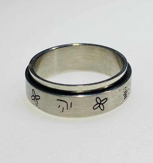 Stainless Steel Etched Floral &amp; Character Motion Spinner Ring