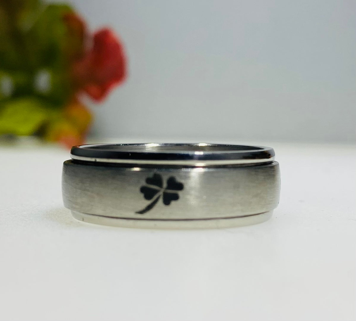 Stainless Steel Etched Four-Leaf Clover Motion Spinner Ring