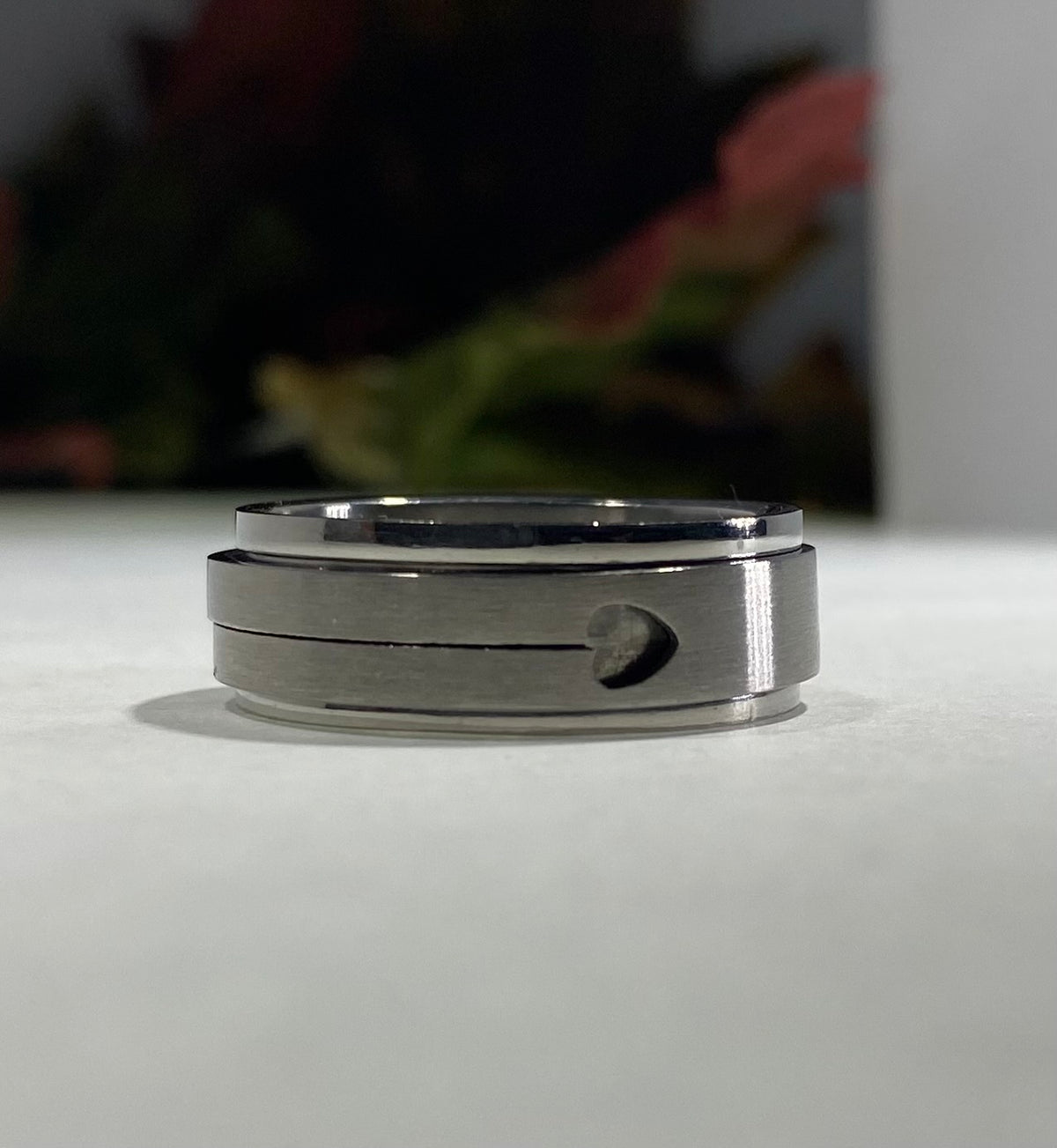 Madison Collections Movable Heart Center Motion Spinner Ring
