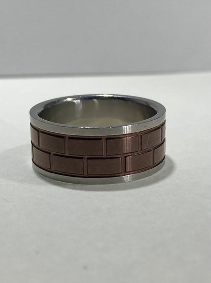 Madison Collections Two-Tone Stainless Steel Brick Pattern Band Ring with Copper Finish