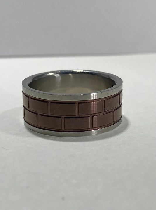 Madison Collections Two-Tone Stainless Steel Brick Pattern Band Ring with Copper Finish