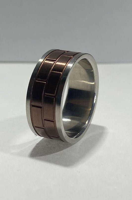 Madison Collections Two-Tone Stainless Steel Brick Pattern Band Ring with Copper Finish
