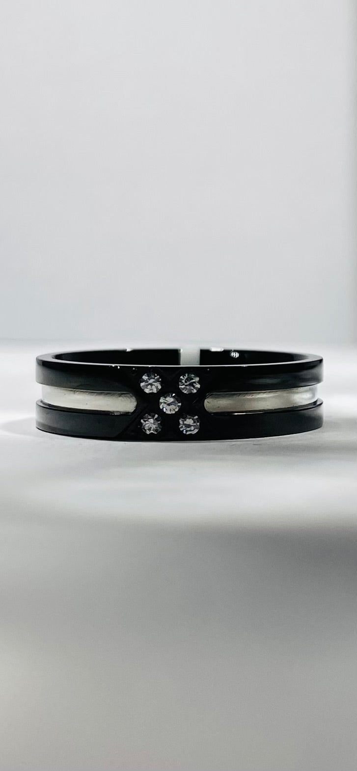 Madison Collections Black Stainless Steel Ring with Silver Accent &amp; 5 White Crystal Stones (Size 10)