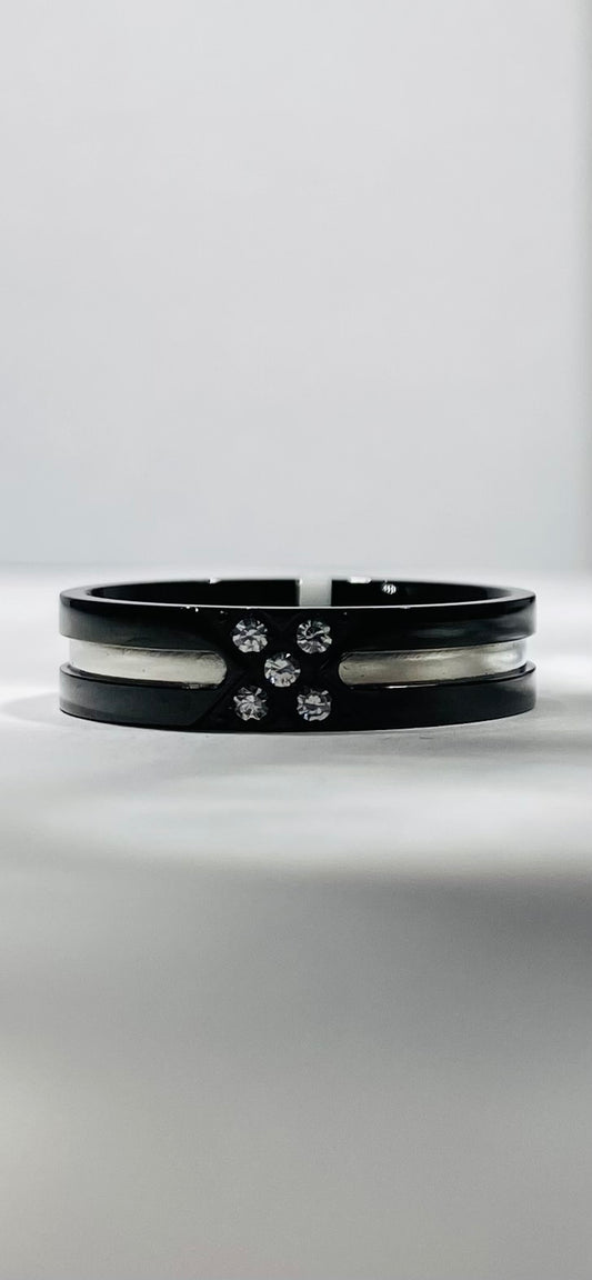 Madison Collections Black Stainless Steel Ring with Silver Accent &amp; 5 White Crystal Stones (Size 10)