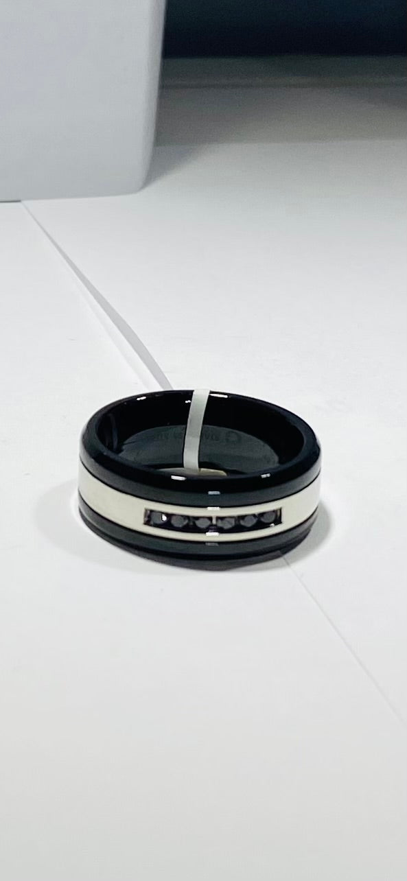 Madison Collections BLACK STAINLESS STEEL RING WITH SILVER AND 6 BLACK CRYSTAL STONE 10"