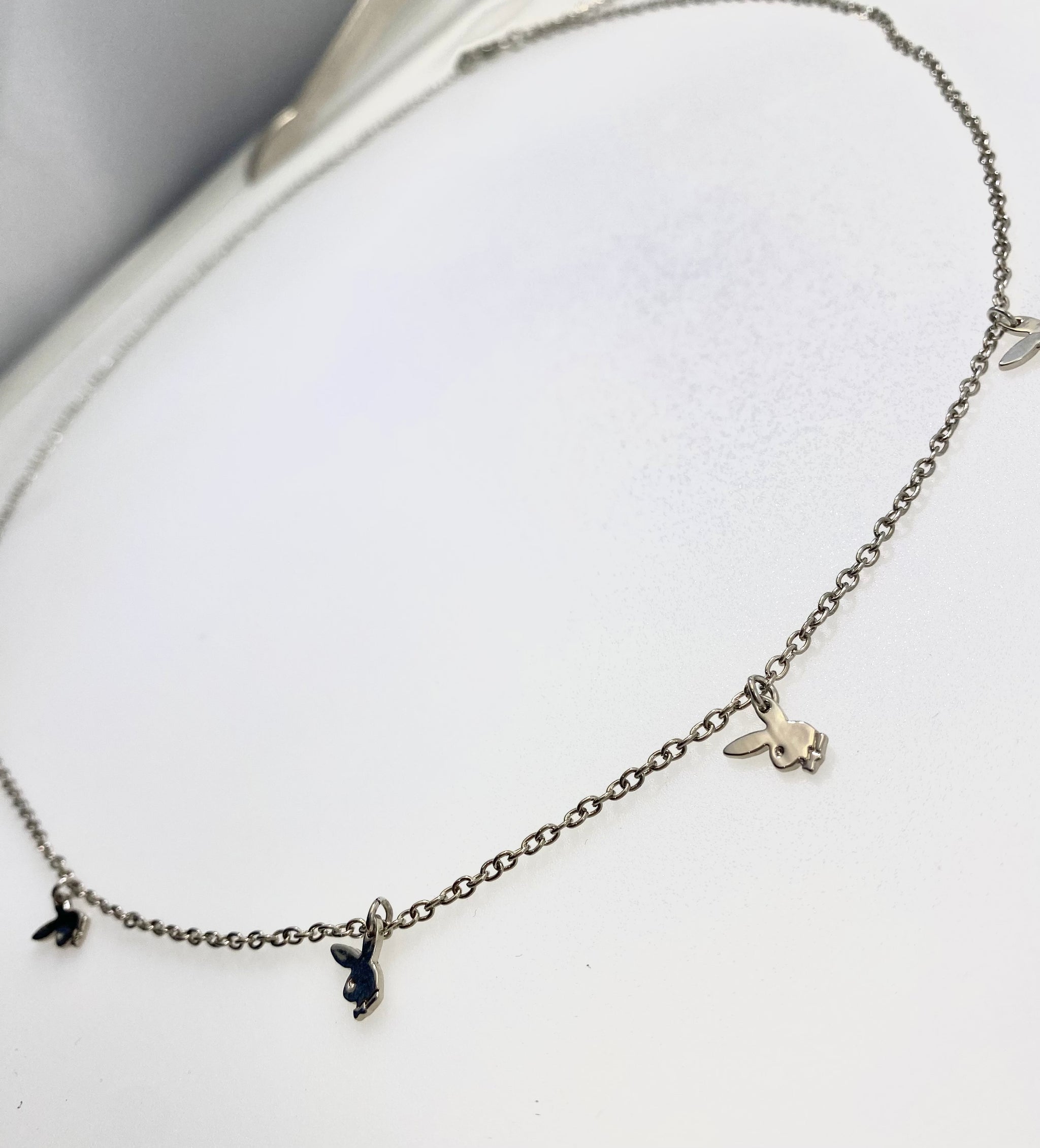 PLAYBOY ANKLE BRACELET WITH BUNNY HEADS EXTENED 10