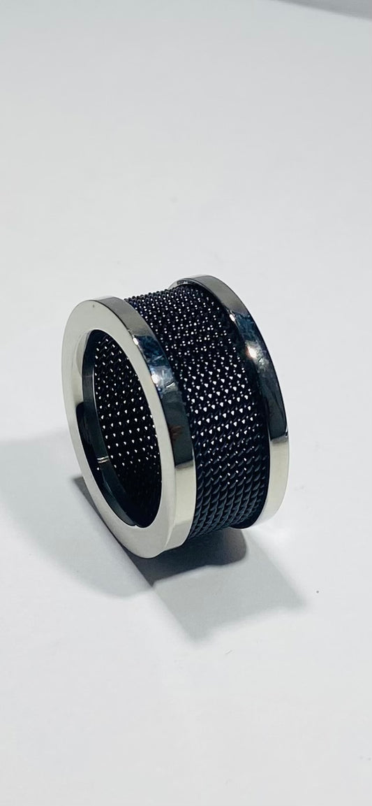 Madison Collections Men's Stainless Steel Ring with Black Mesh/Grid Center (Size 8)