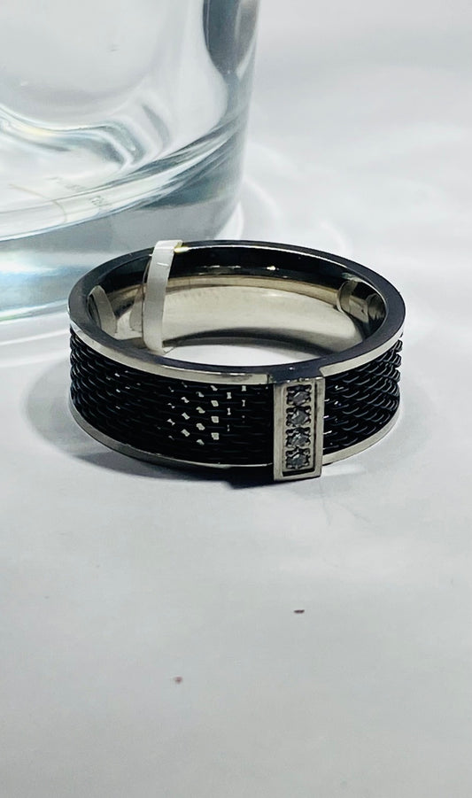 Madison Collections Men's Stainless Steel Wedding Band with Black Mesh Cable Center & 4 Diamond Accents (Size 11)