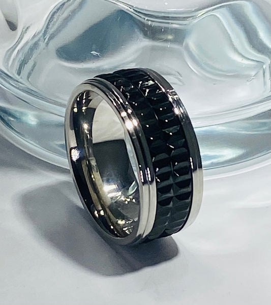 Madison Collections Men's Stainless Steel Wedding Band with Black Textured Center  High-Polish Borders (Size 11)