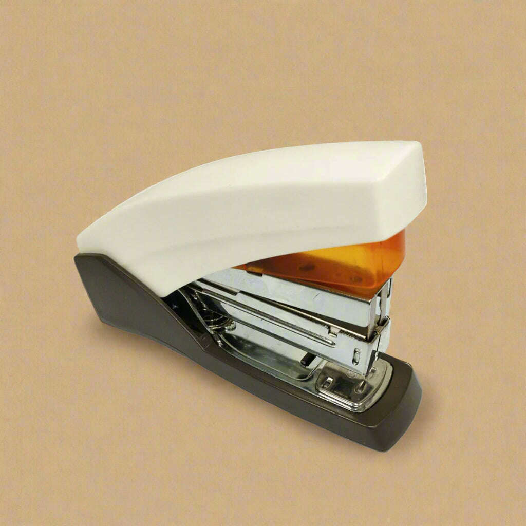 M&G No.35 Stapler – 25 Sheet Capacity, Power-Saving Design – COLO
