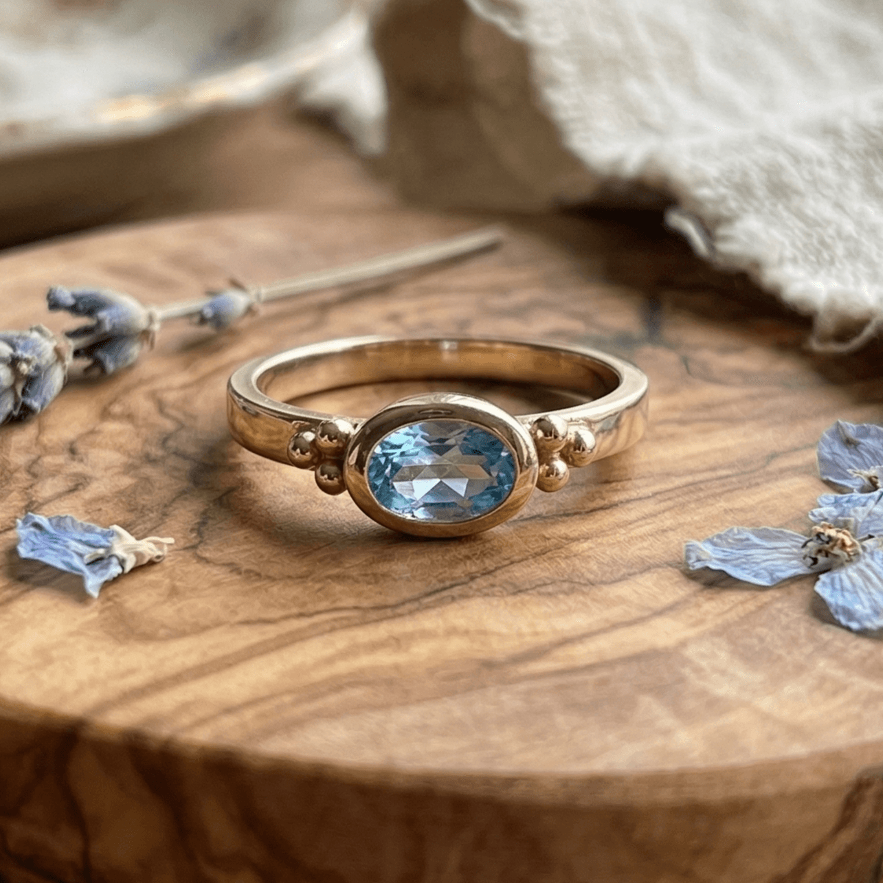 STAINLESS STEEL BLUE TOPAZ GOLD ANTIQUE HOMEMAKE RING